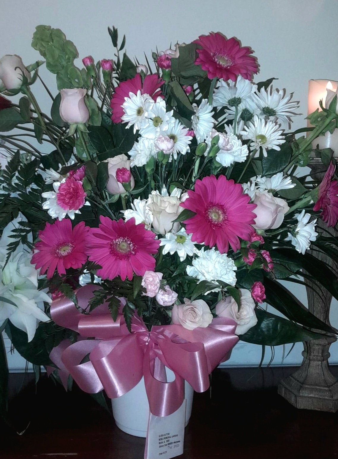 Victoria's Vines & Vases - Image 1