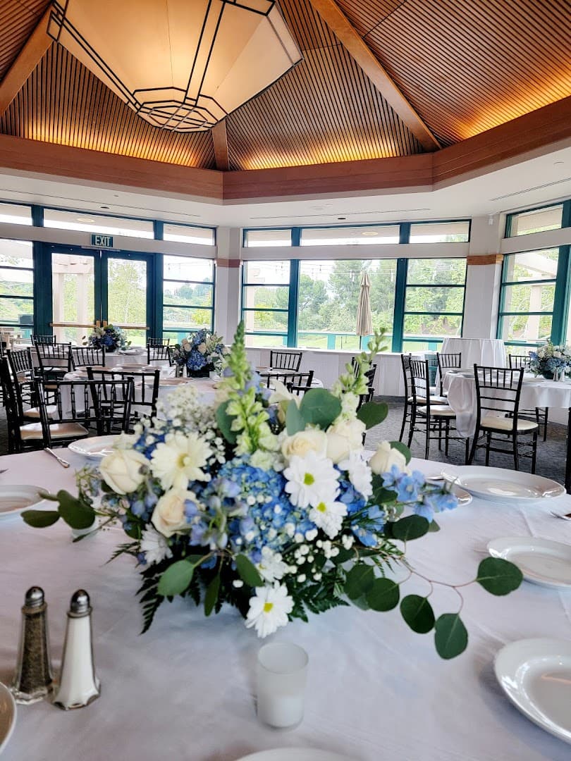 Louis Gardens Florist - Image 1