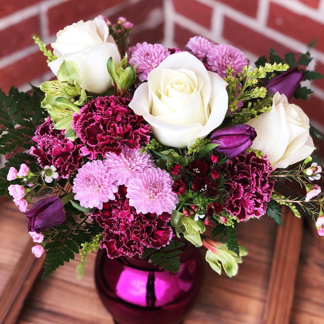 Love Bugs Flower Shop - Image 1