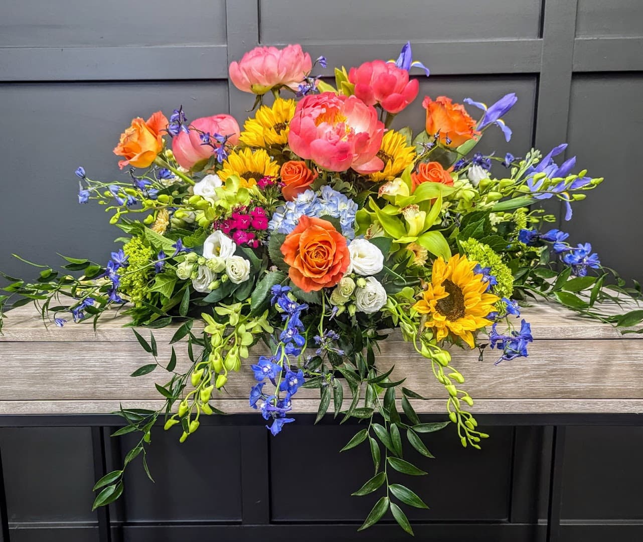TRIBUTE FLORAL - Image 1