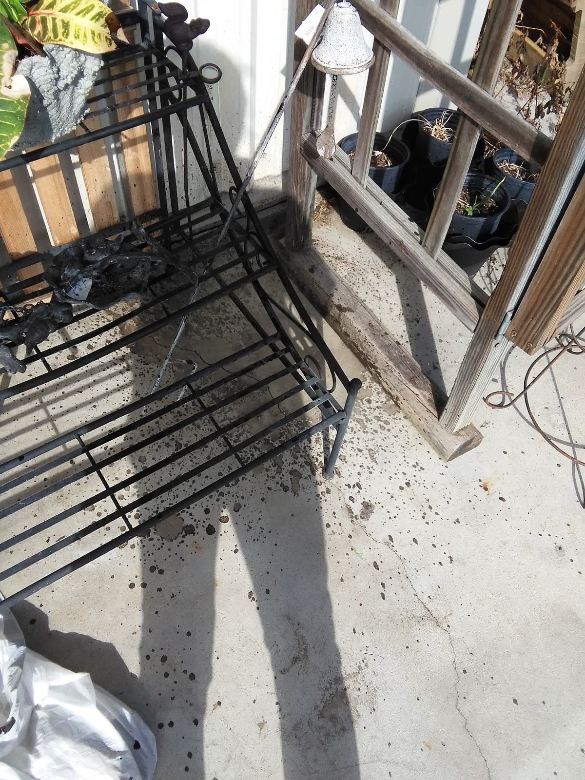 THE FLOWER SHOP - Image 1