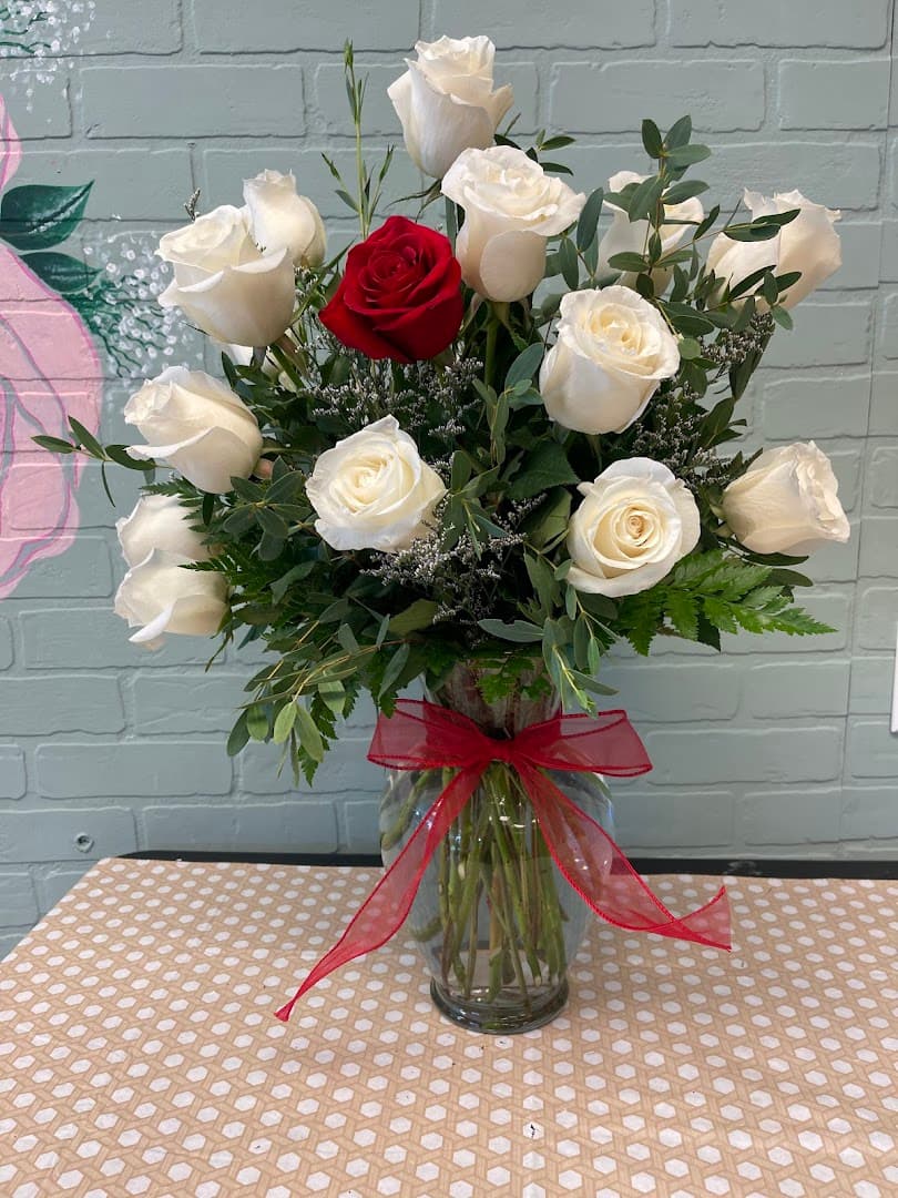 D’Rose Flowers, Gifts, and Botanicals - Image 1