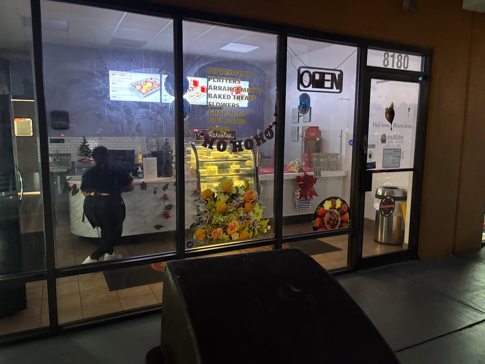 Edible Arrangements - Image 1