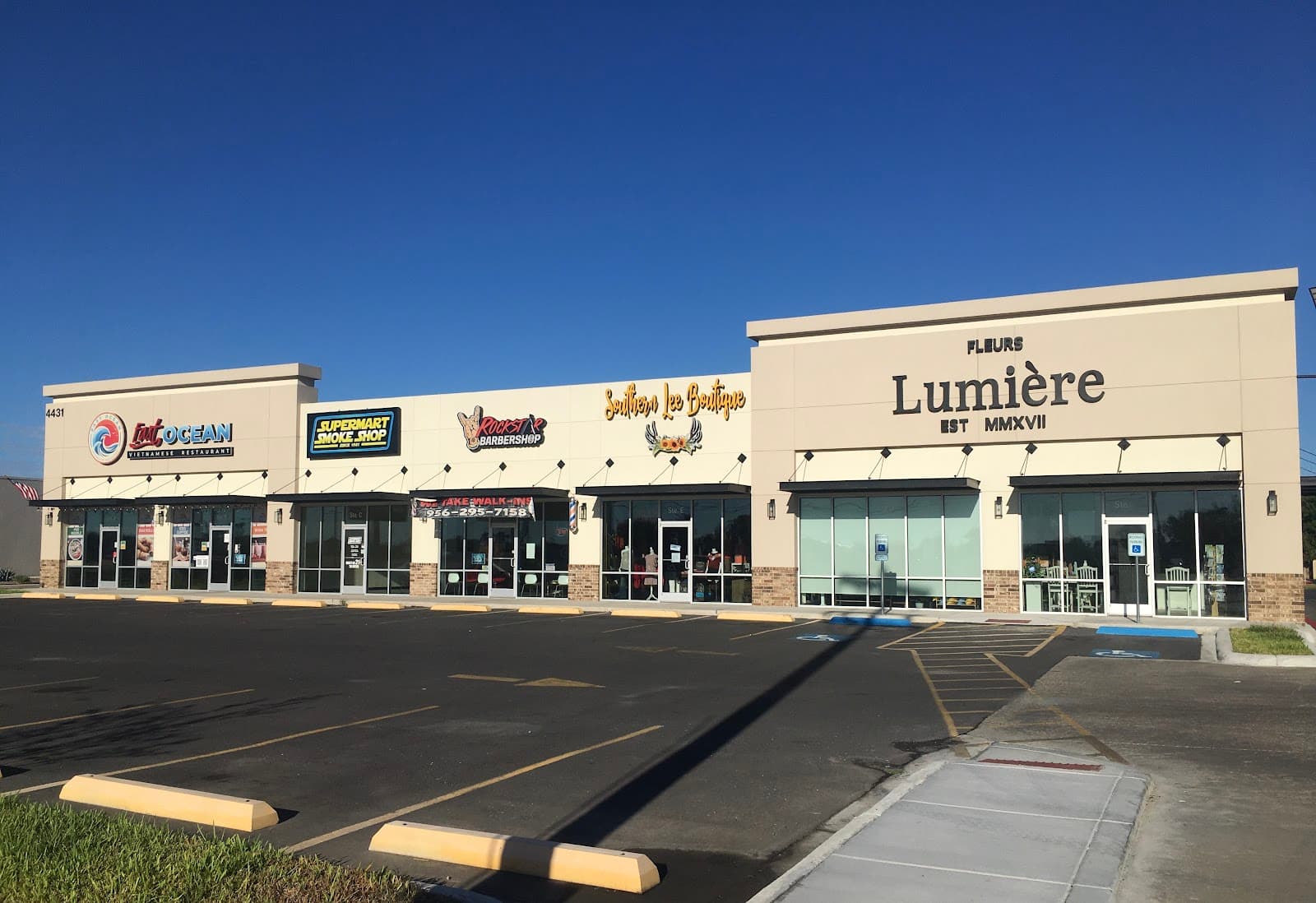 Fleurs Lumiere Flower Shop - Image 1