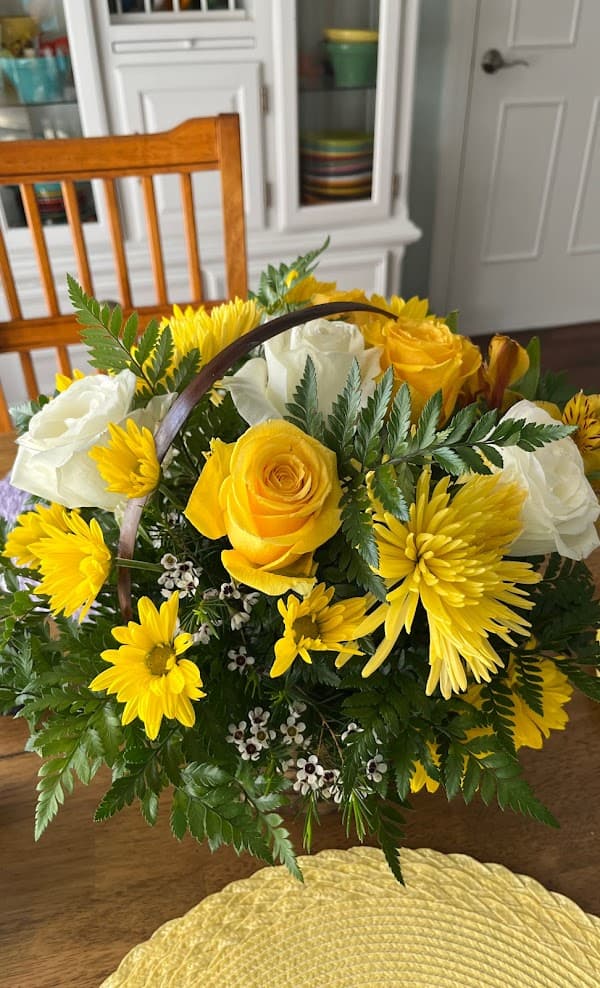 Breezy Designs By Shirls - Topeka Florist - Image 1