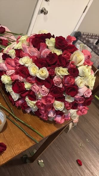 Perla's Flowers - Image 1