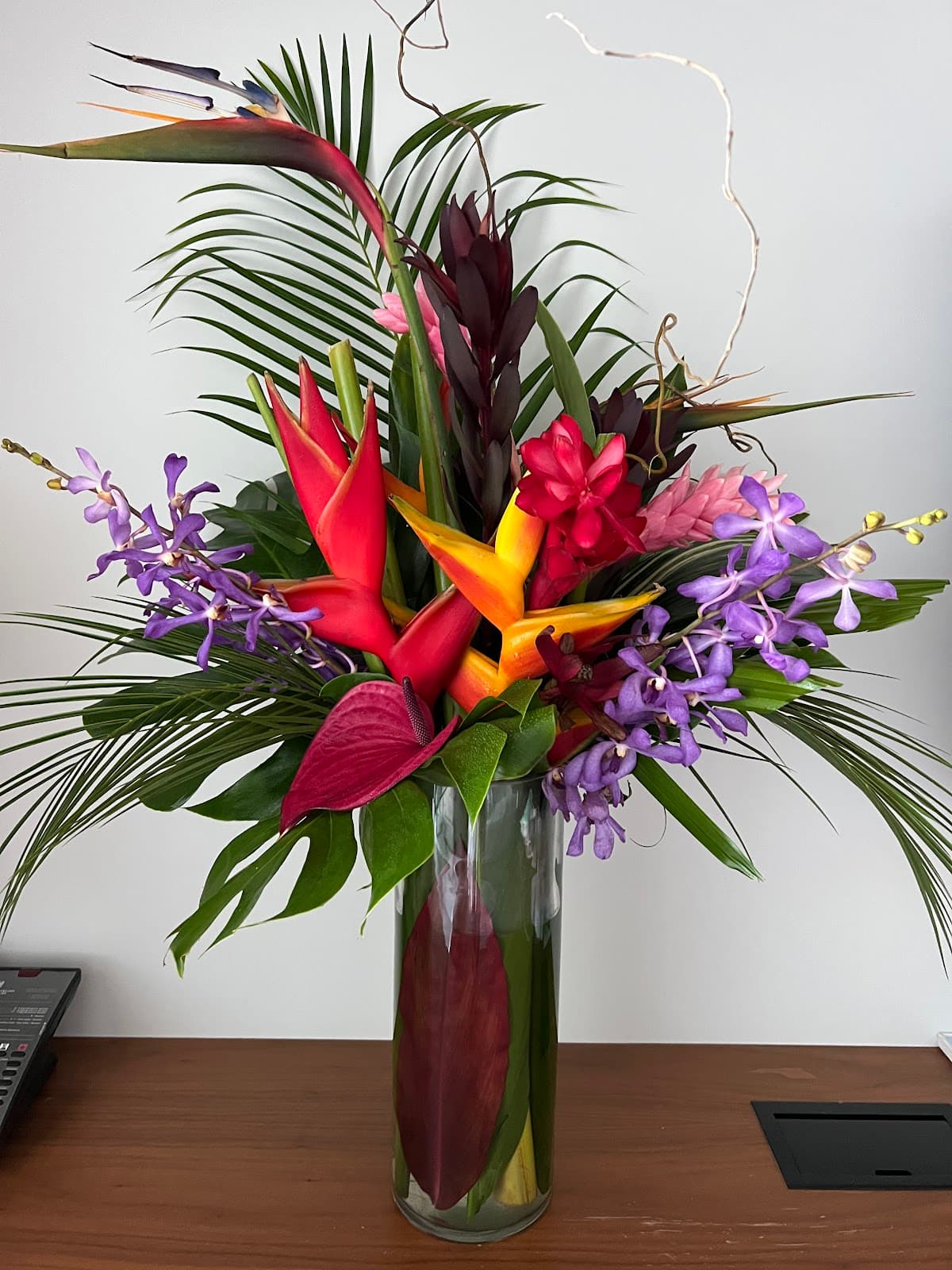 Pōmaikaʻi Flowers & Gifts of Aloha - Image 1