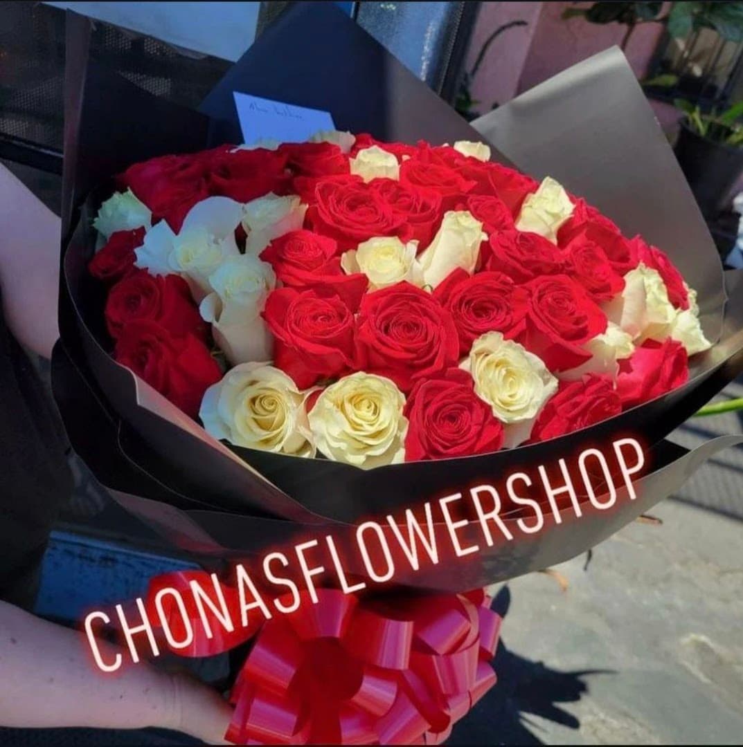 Chonas Flower Shop - Image 1