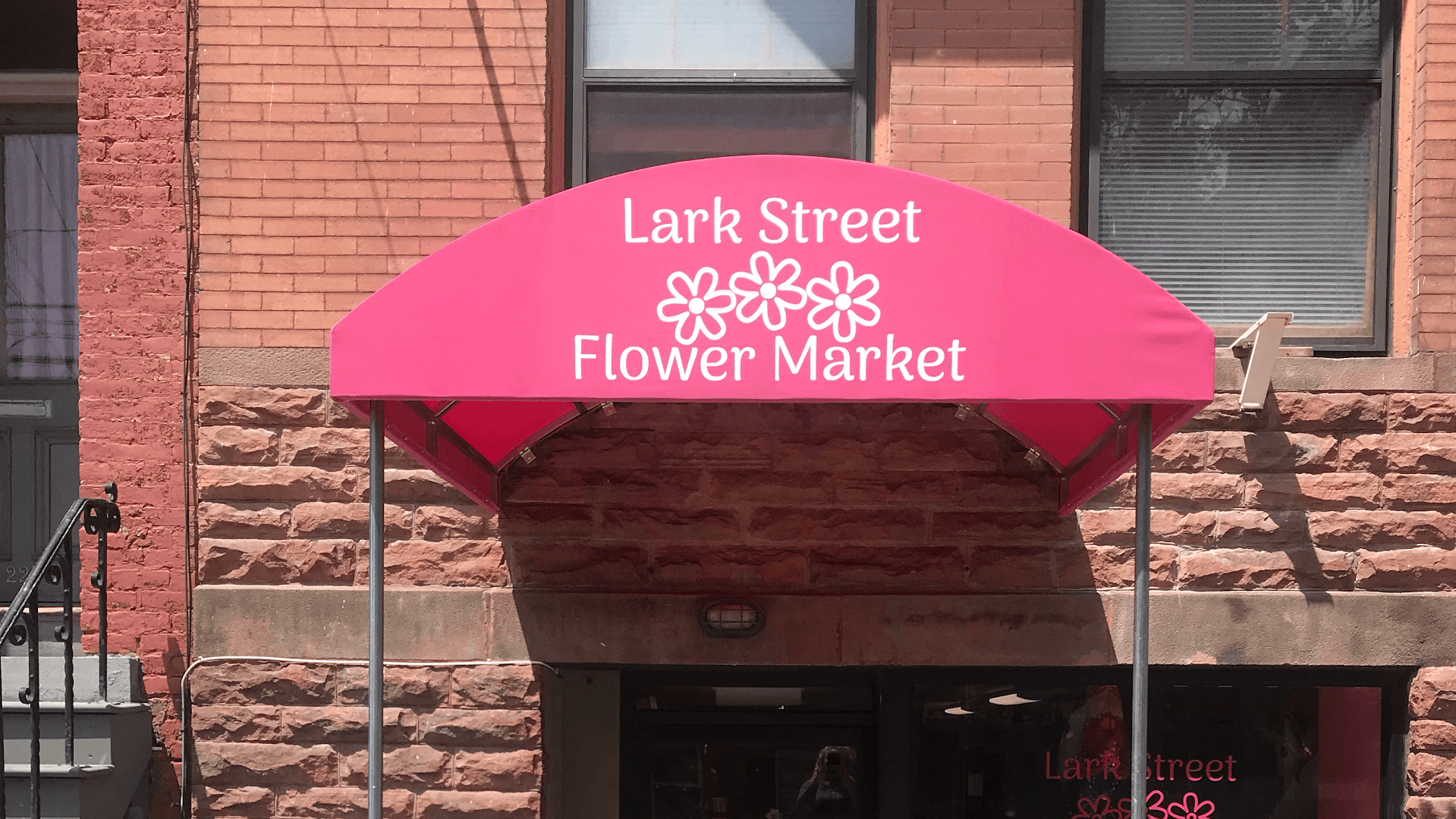 Lark Street Flower Market Inc - Image 1