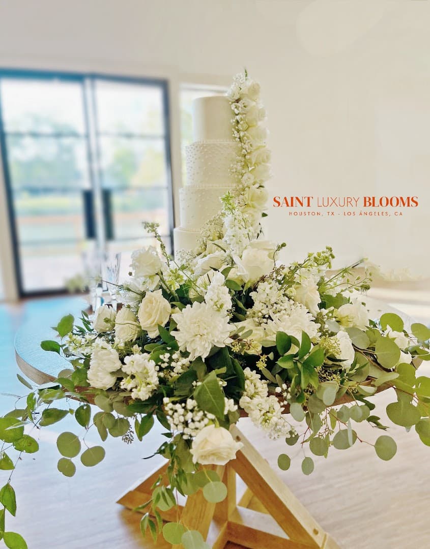 SAINT LUXURY BLOOMS - Image 1