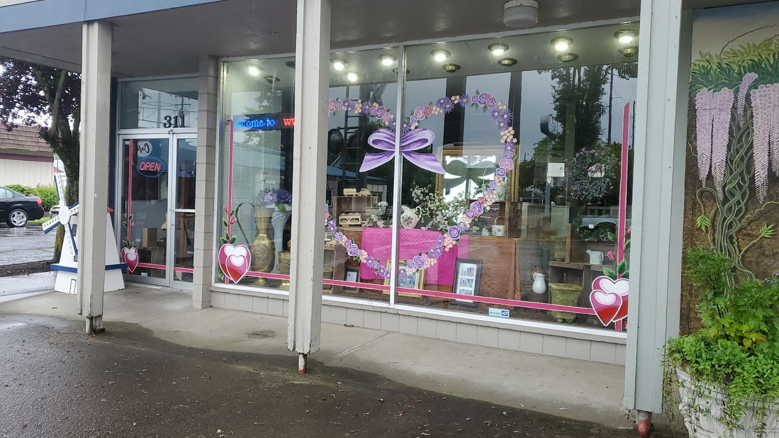 The Flower Gallerie of Junction City - Image 1