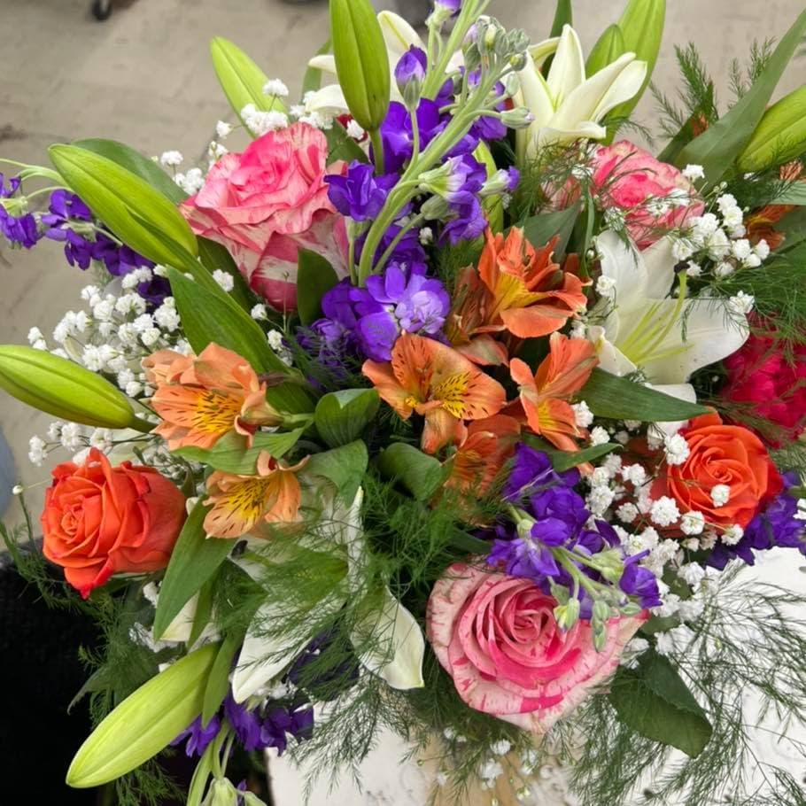 Dori's Flower Shoppe LLC - Image 1