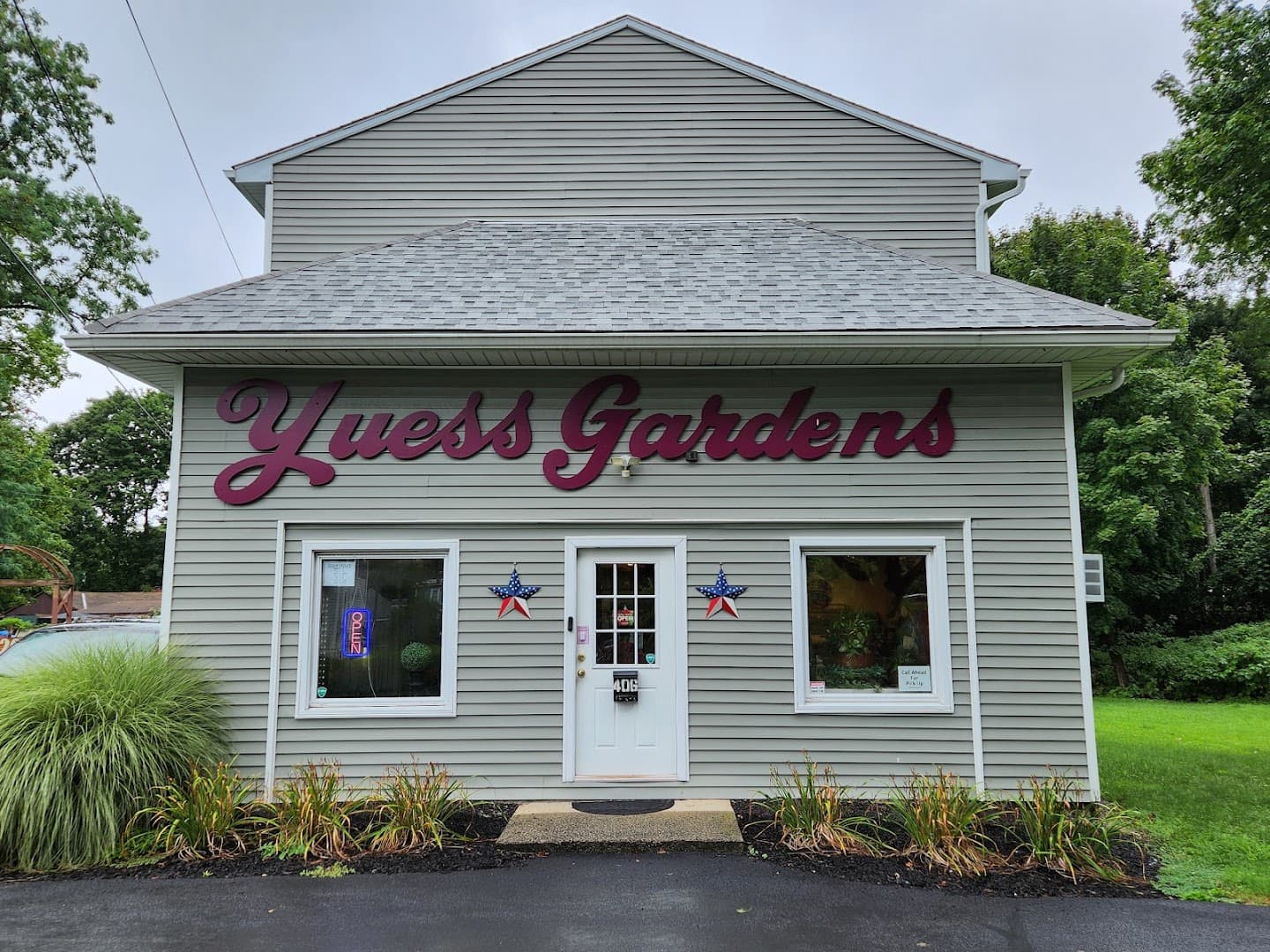 Foti Flowers At Yuess Gardens - Image 1