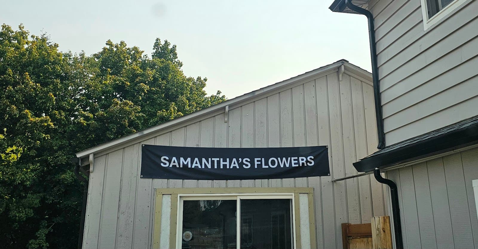 Samantha's Flowers - Image 1