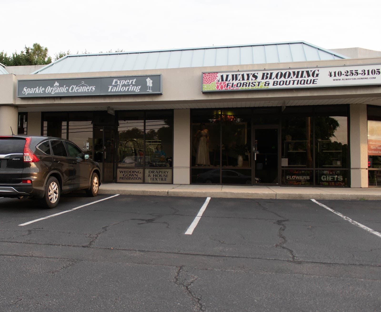 Always Blooming Florist & Boutique - Image 1