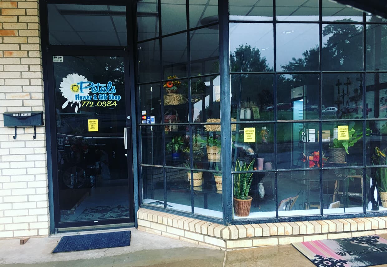 Petals Flower & Gift Shop LLC - Image 1