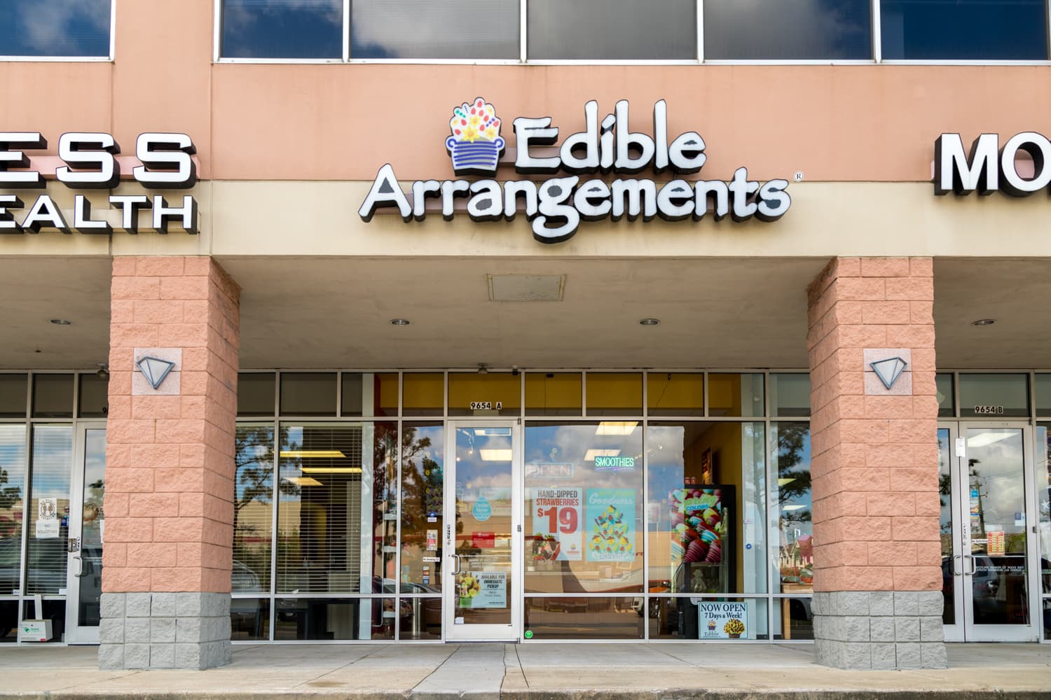 Edible Arrangements - Image 1