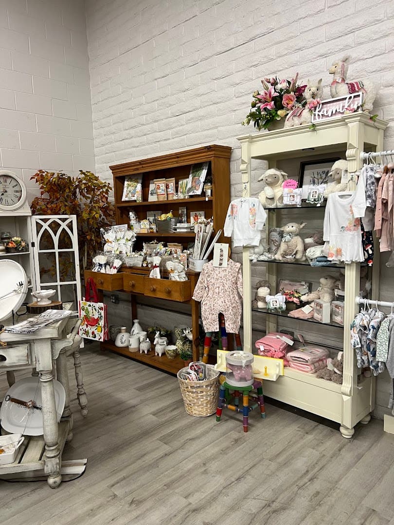 Lyal Nickals Florist Inc - Image 1