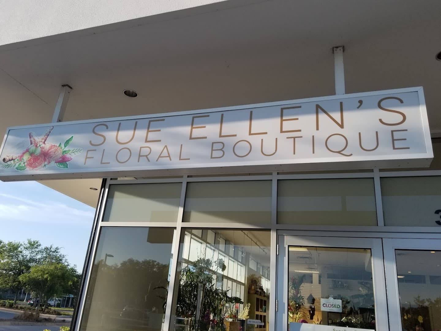 Sue Ellen's Floral Boutique - Image 1