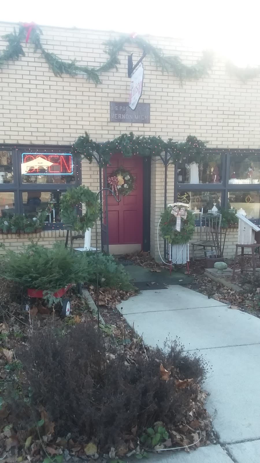 Vernon Area Florists LLC - Image 1