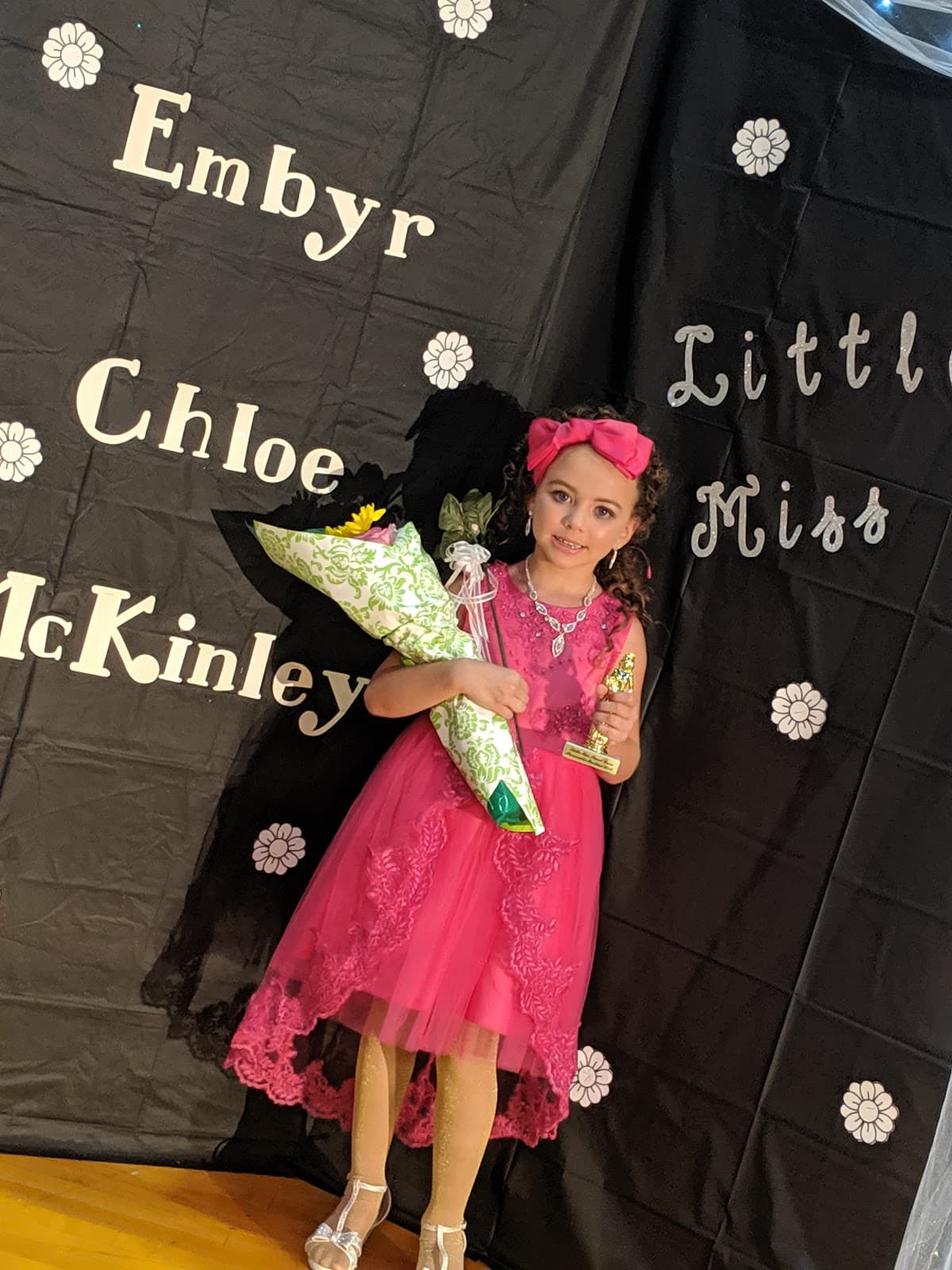 Sue's Flowers & Gifts - Image 1