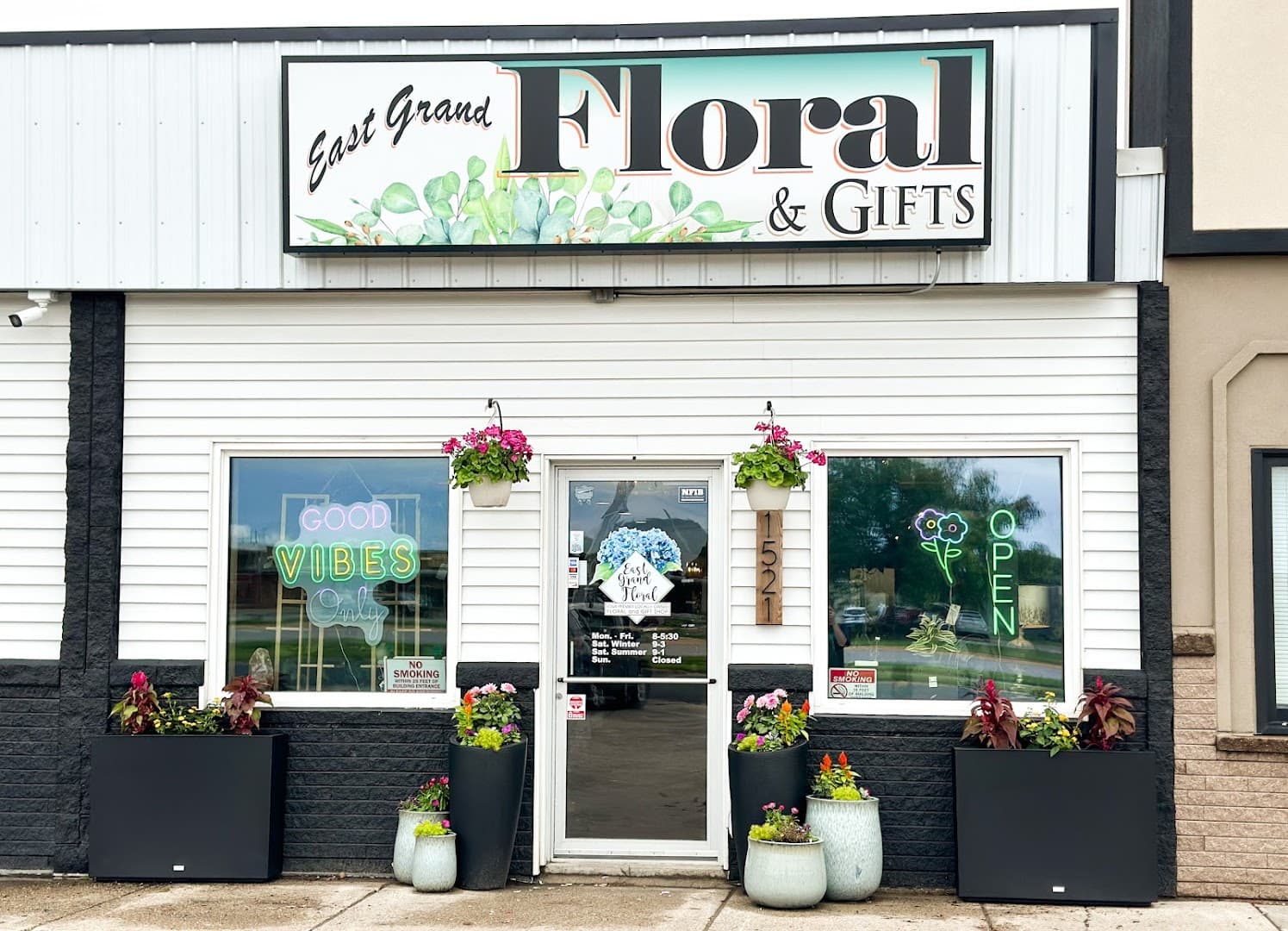 East Grand Floral - Image 1