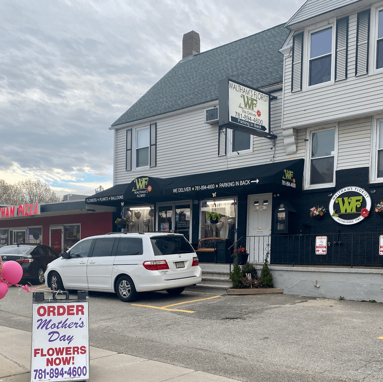 Waltham's Florist & Flower Delivery - Image 1