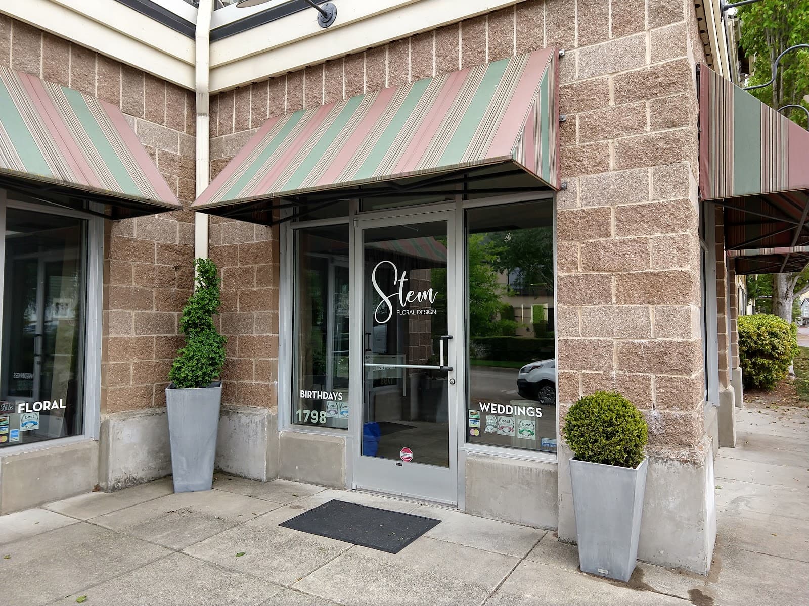 Stem Floral Design - Image 1