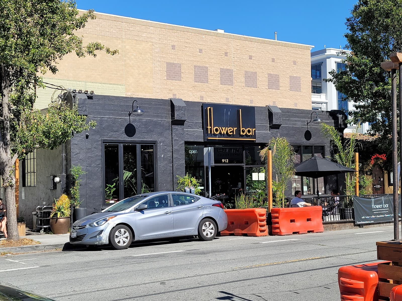 Flower Bar Design Studio - Image 1