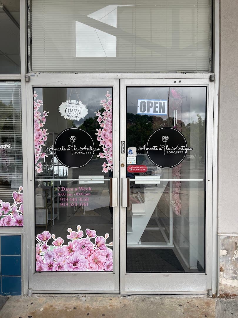 Amarte A la Antigua Bouquets - Image 1