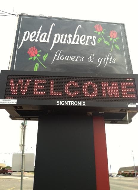 Petal Pushers Flowers & Gifts - Image 1
