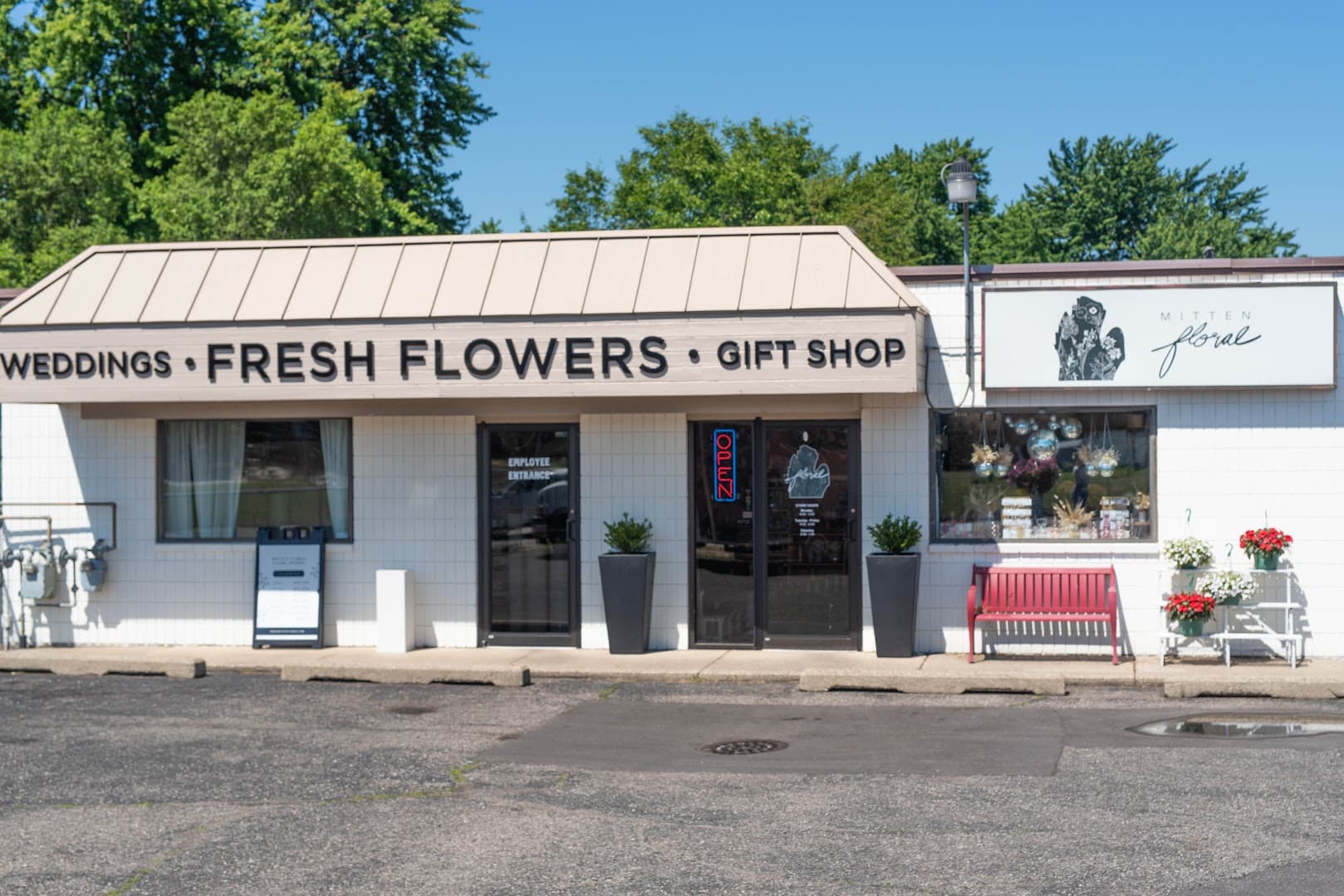 Mitten Floral - Image 1