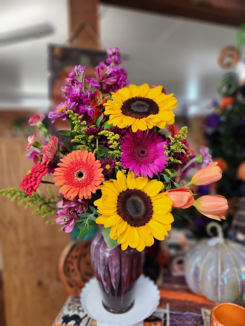 D & L Florist & Gifts LLC. - Image 1