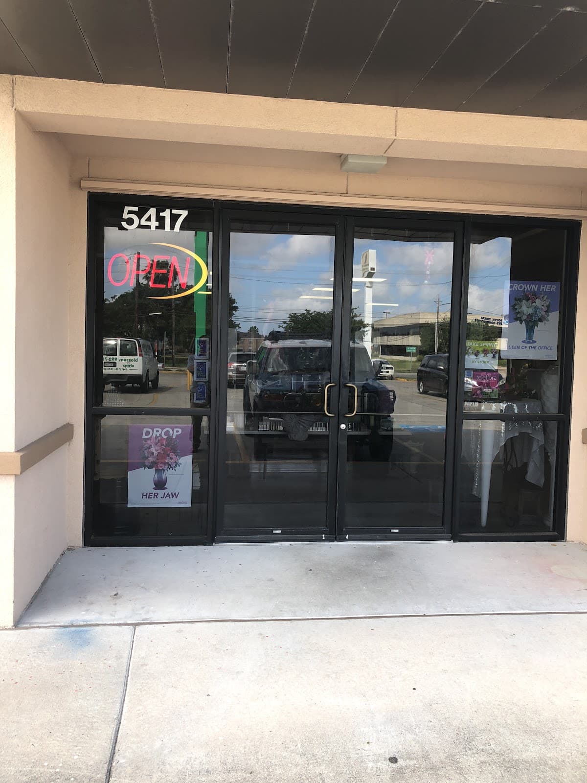 Blossom Shop Florist - Image 1