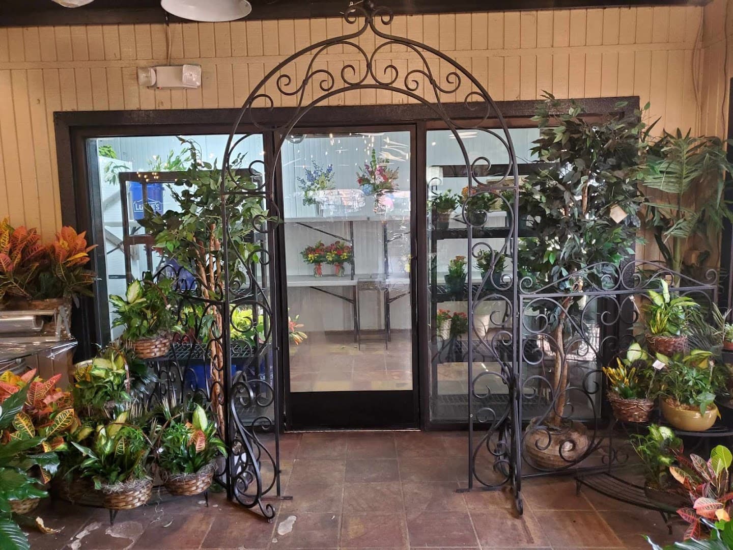 Park Avenue Florist And Gift Shop - Image 1