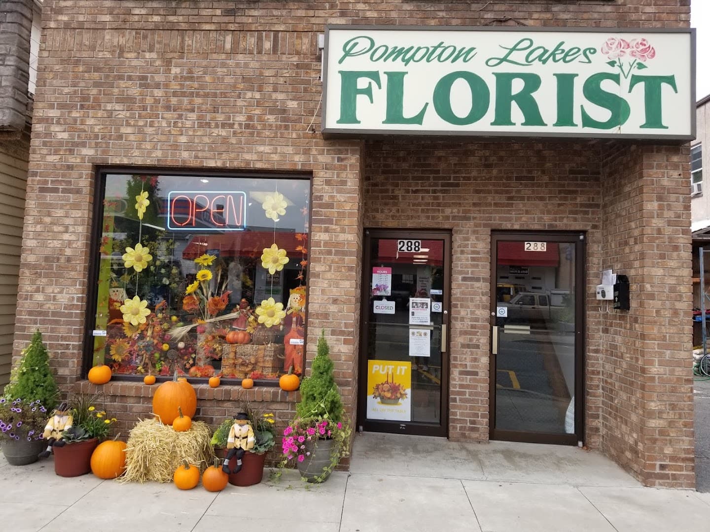 Pompton Lakes Florist - Image 1