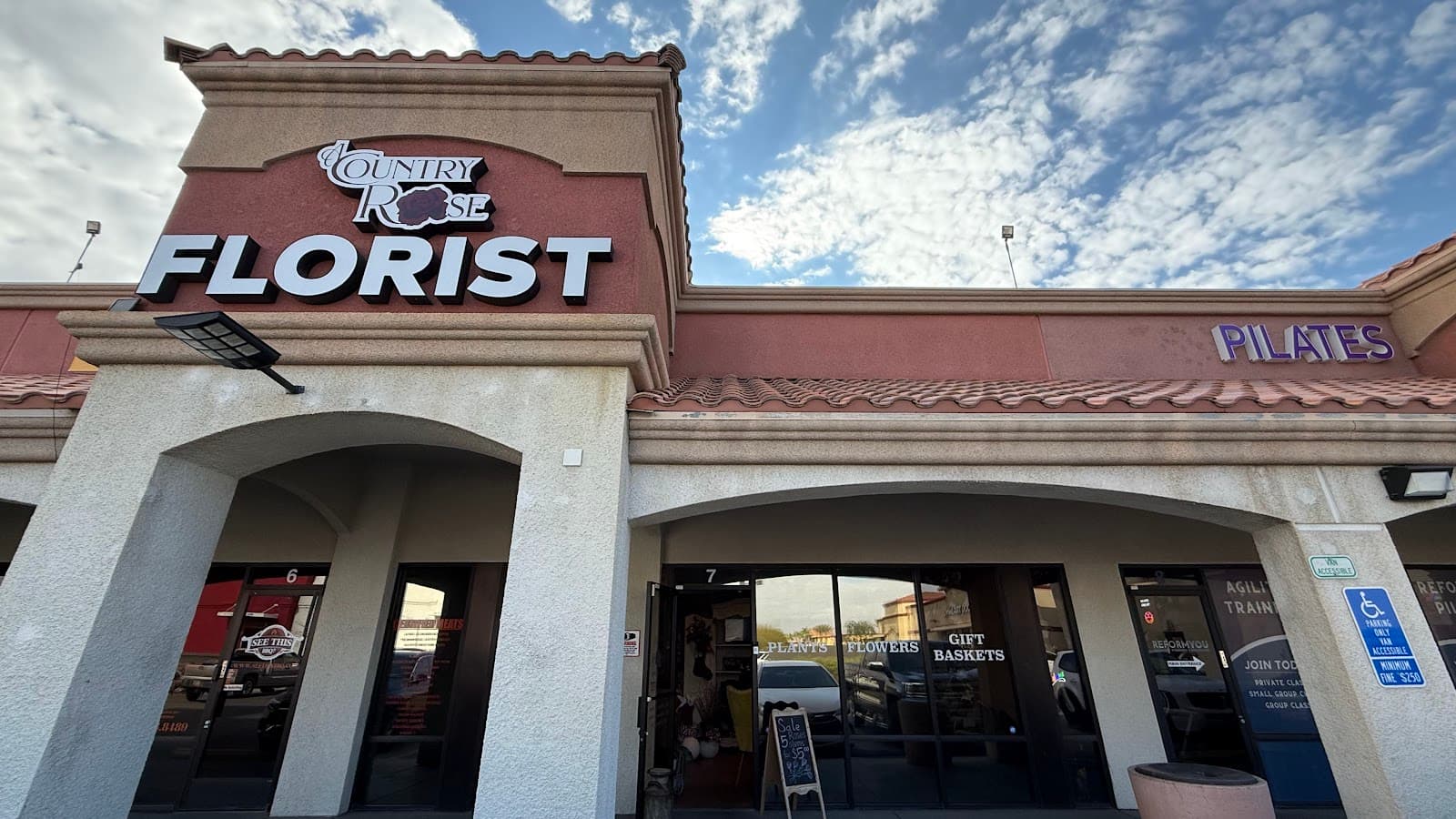 A Country Rose Flower Shop - Image 1