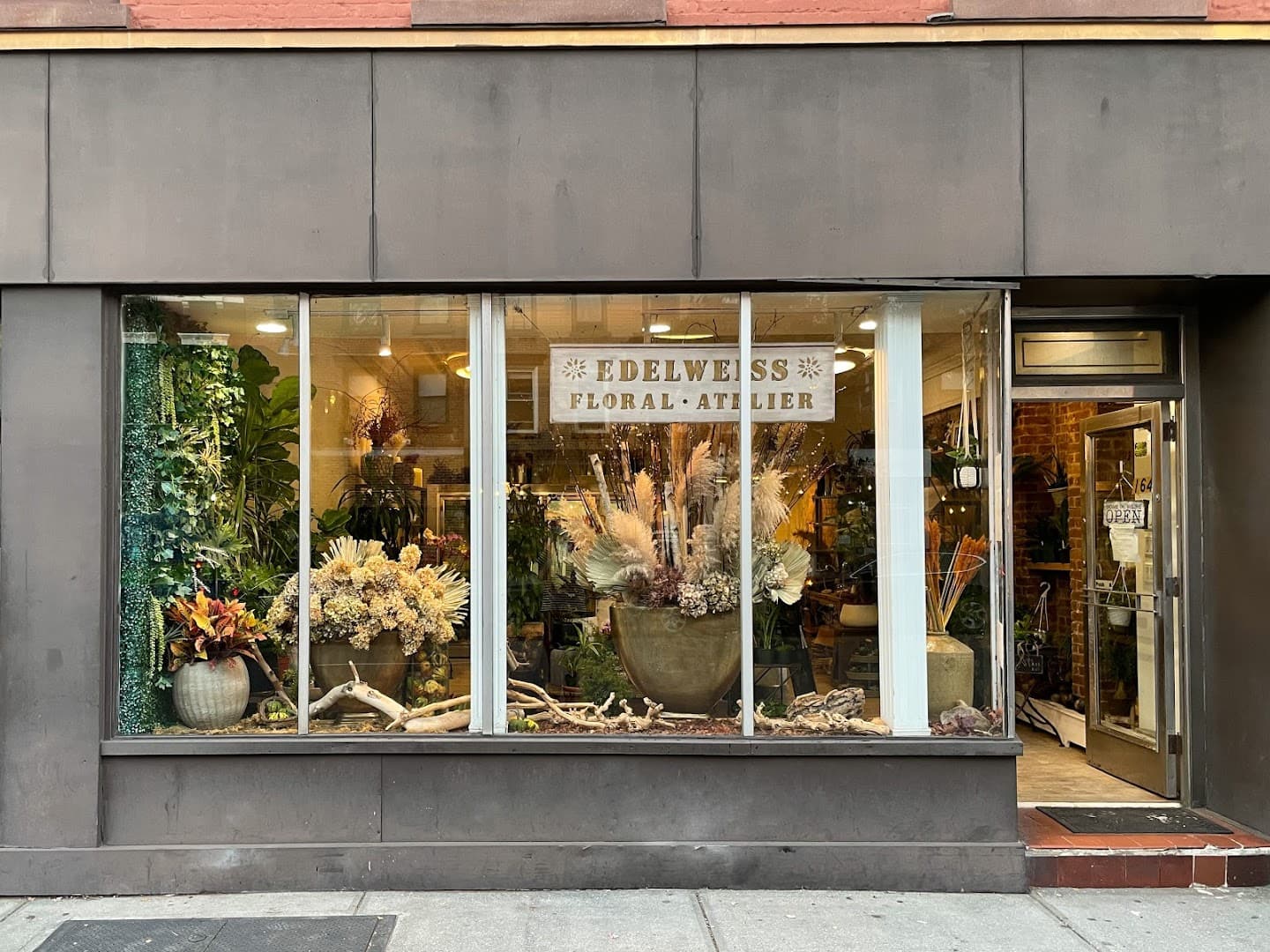 Edelweiss Floral Atelier - Image 1