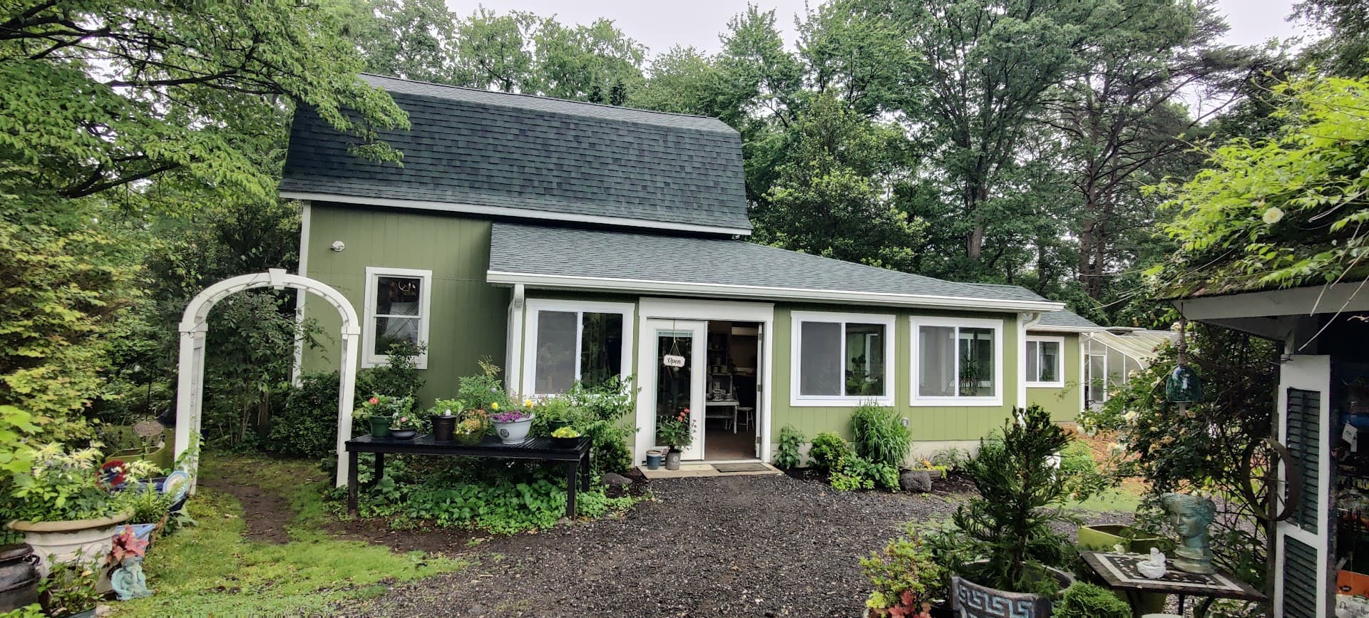 Willow Oak Flower & Herb Farm - Image 1