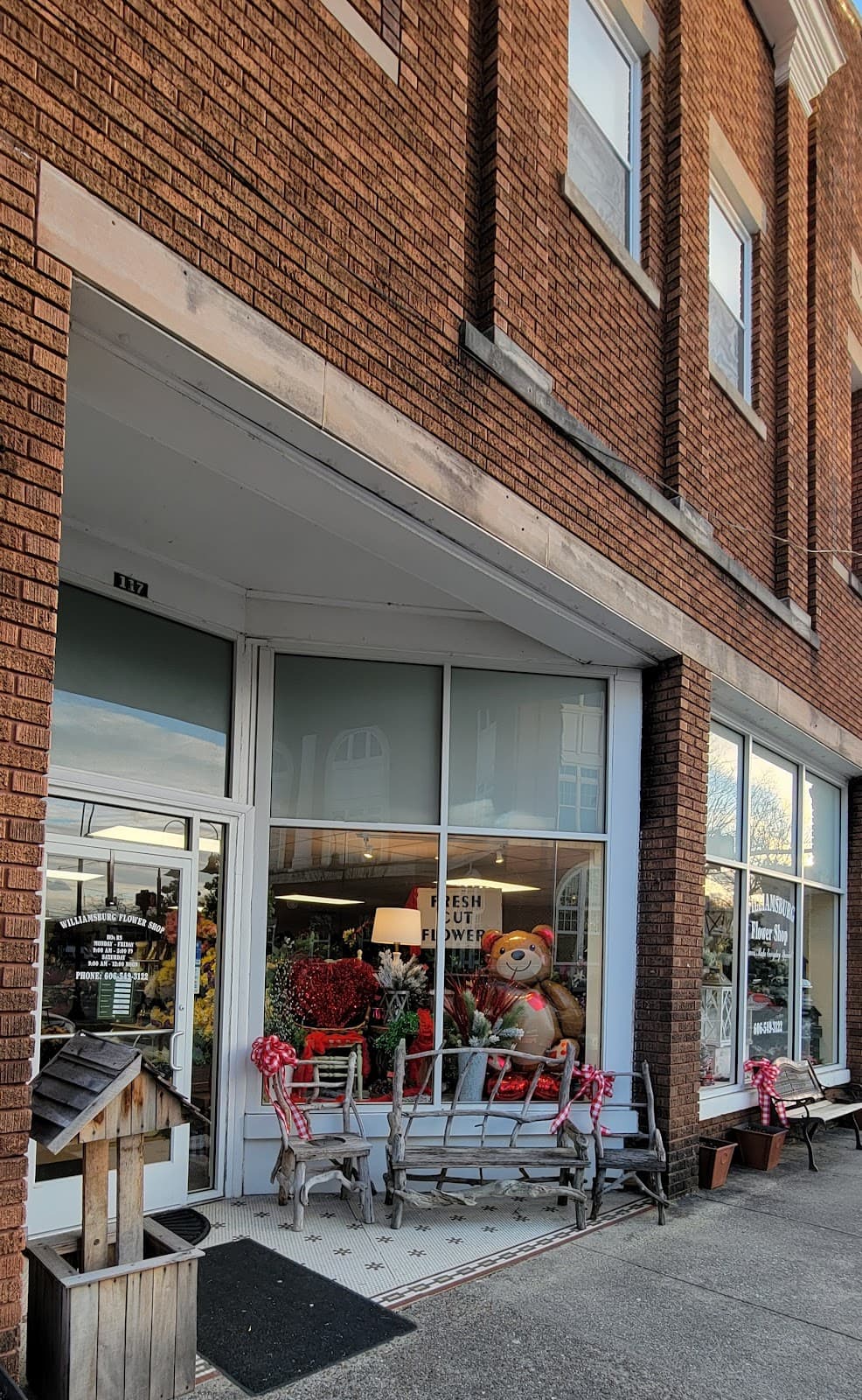 Williamsburg Flower Shop - Image 1