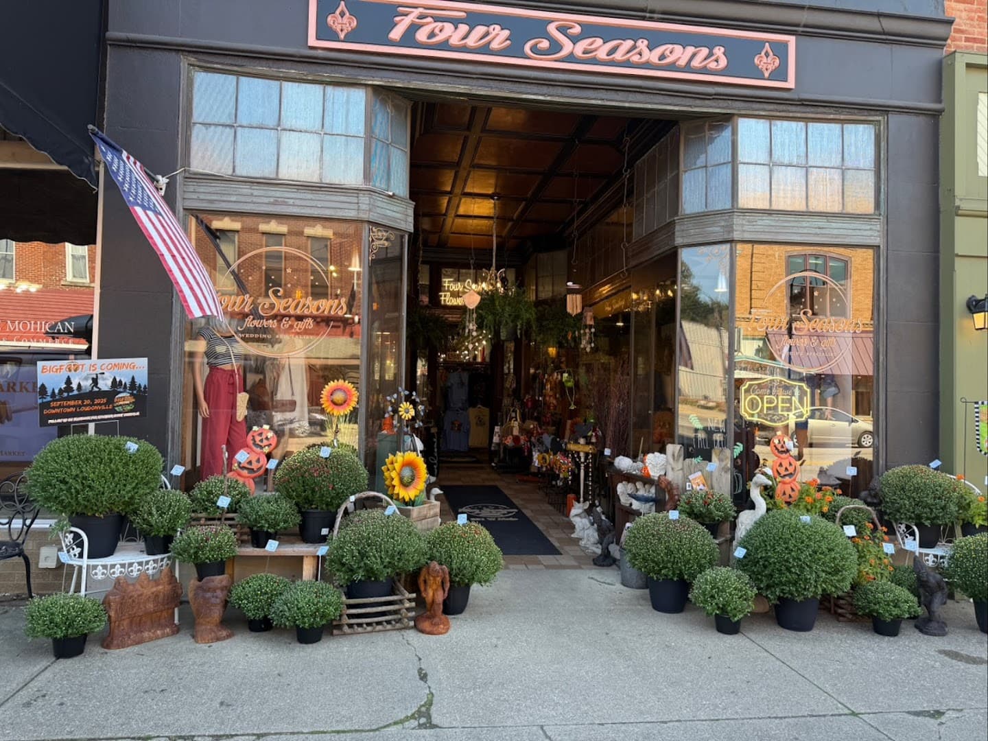 Four Seasons Flowers & Gifts - Image 1