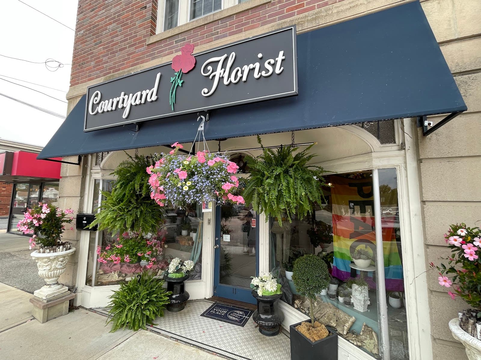 Courtyard Florist - Image 1