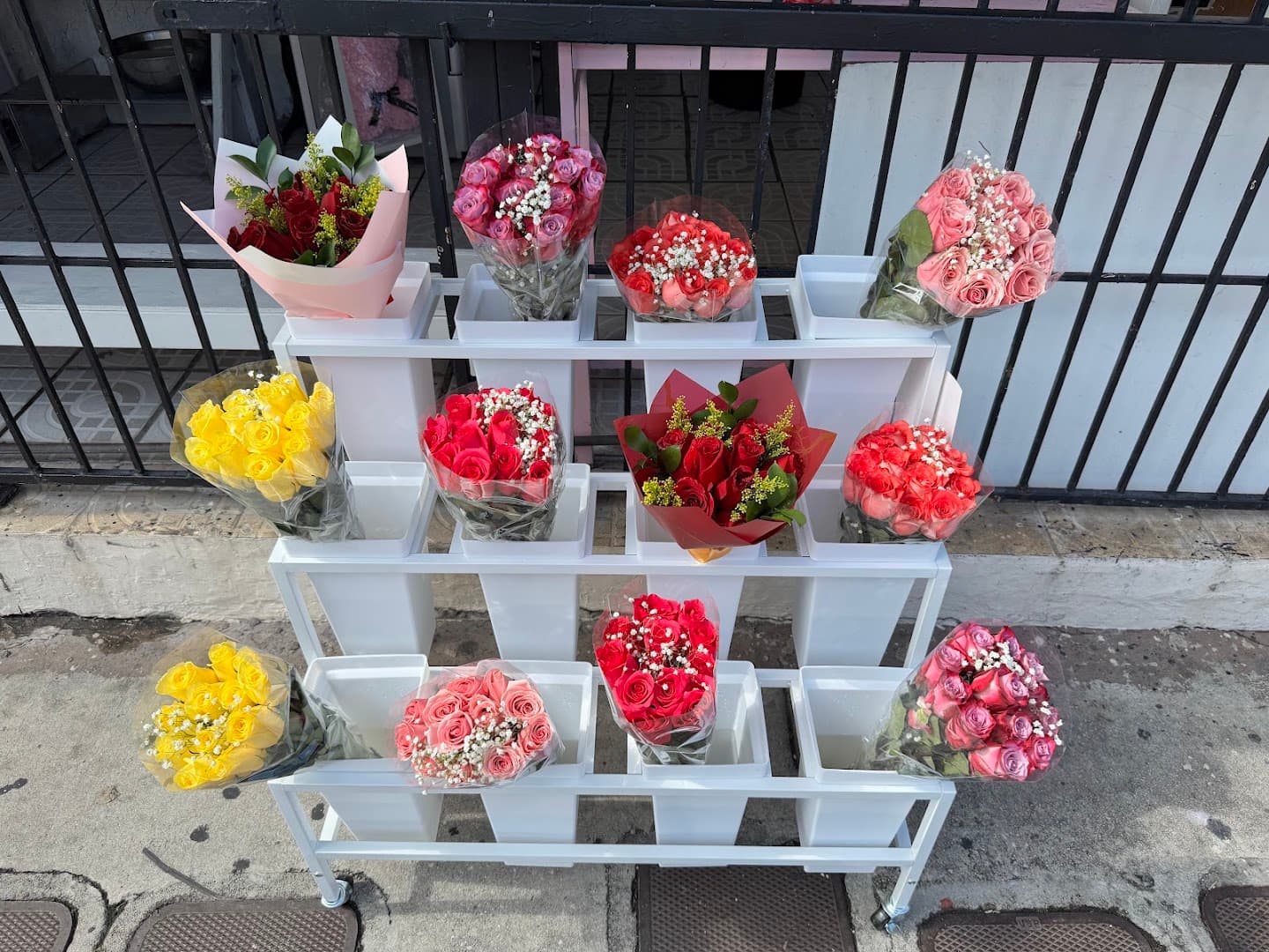 Flowers Delivery Miami - Image 1