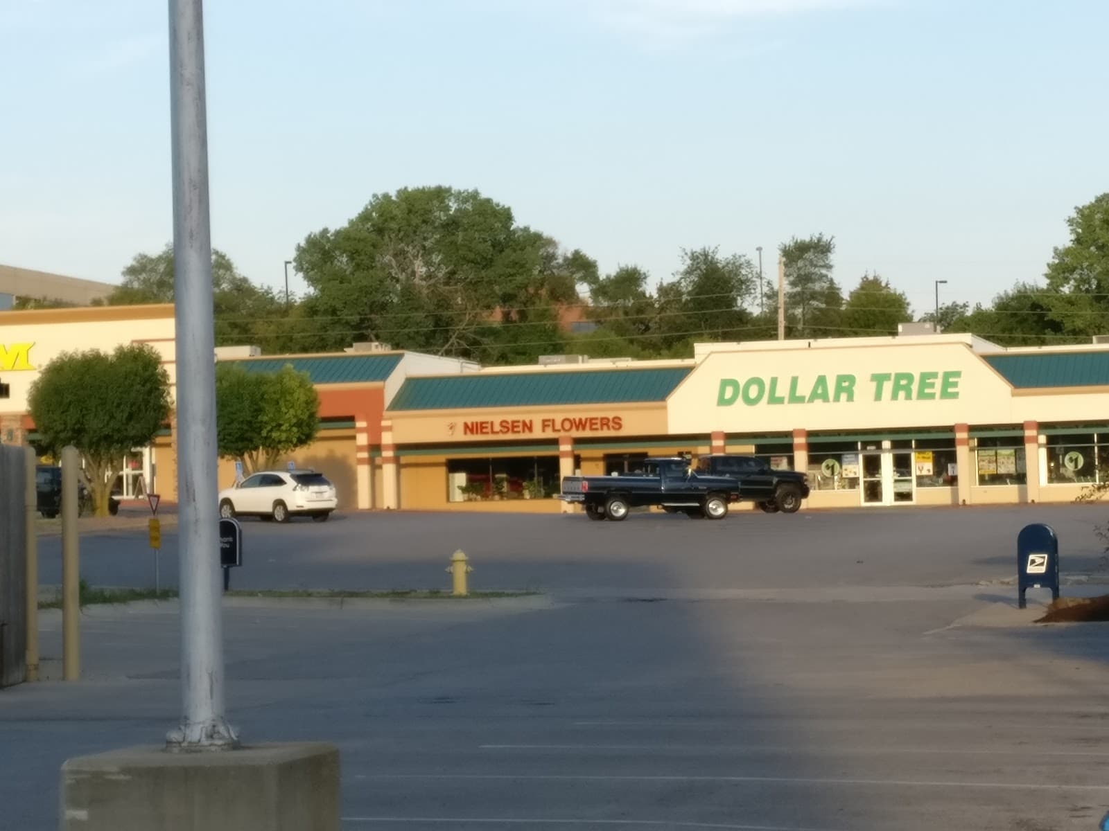 Nielsen Flower Shop Inc. - Image 1