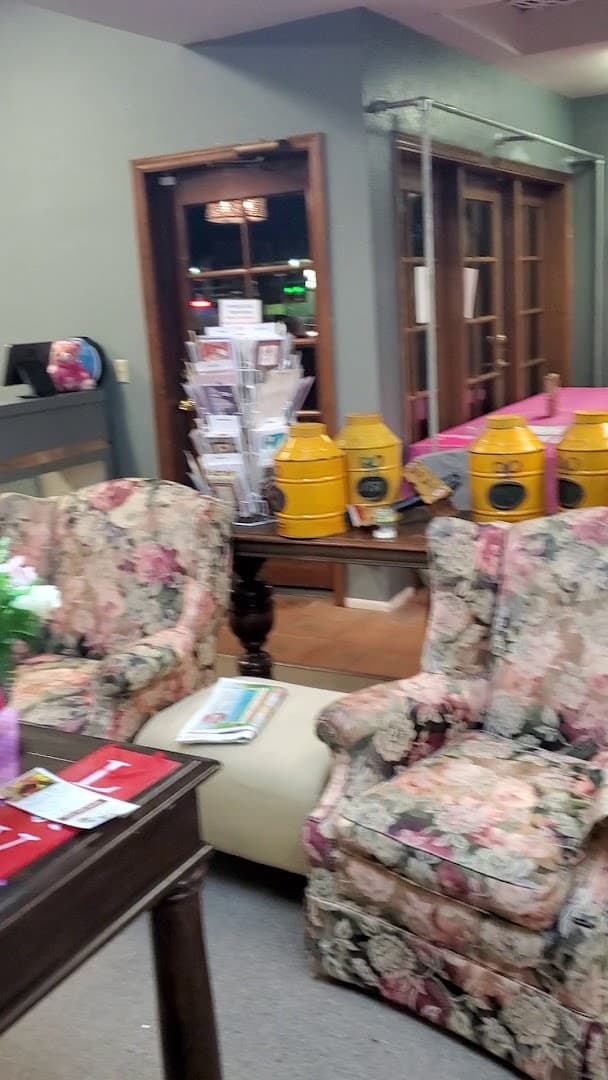 Sierra Vista Flowers - Image 1