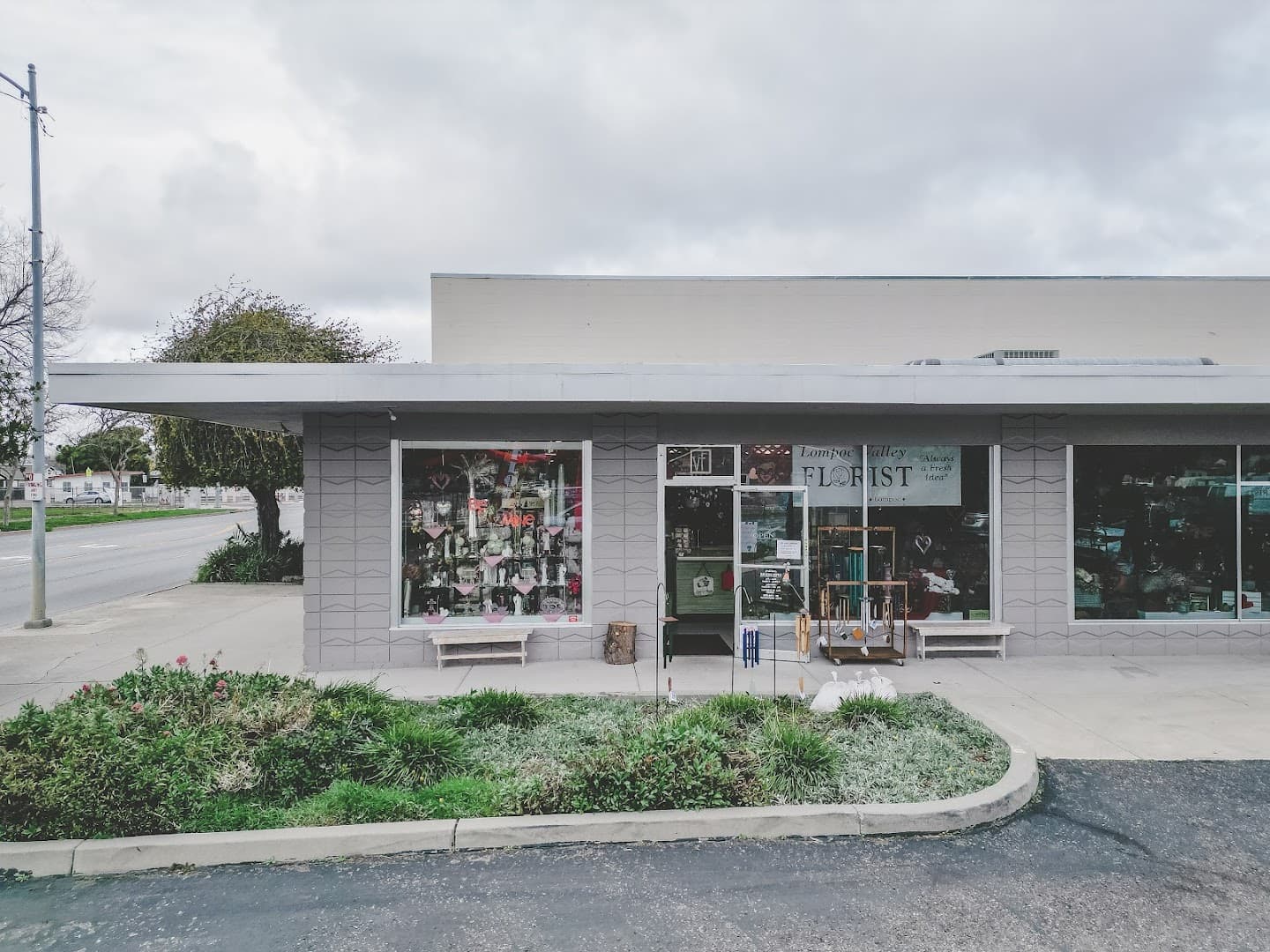 Lompoc Valley Florist - Image 1