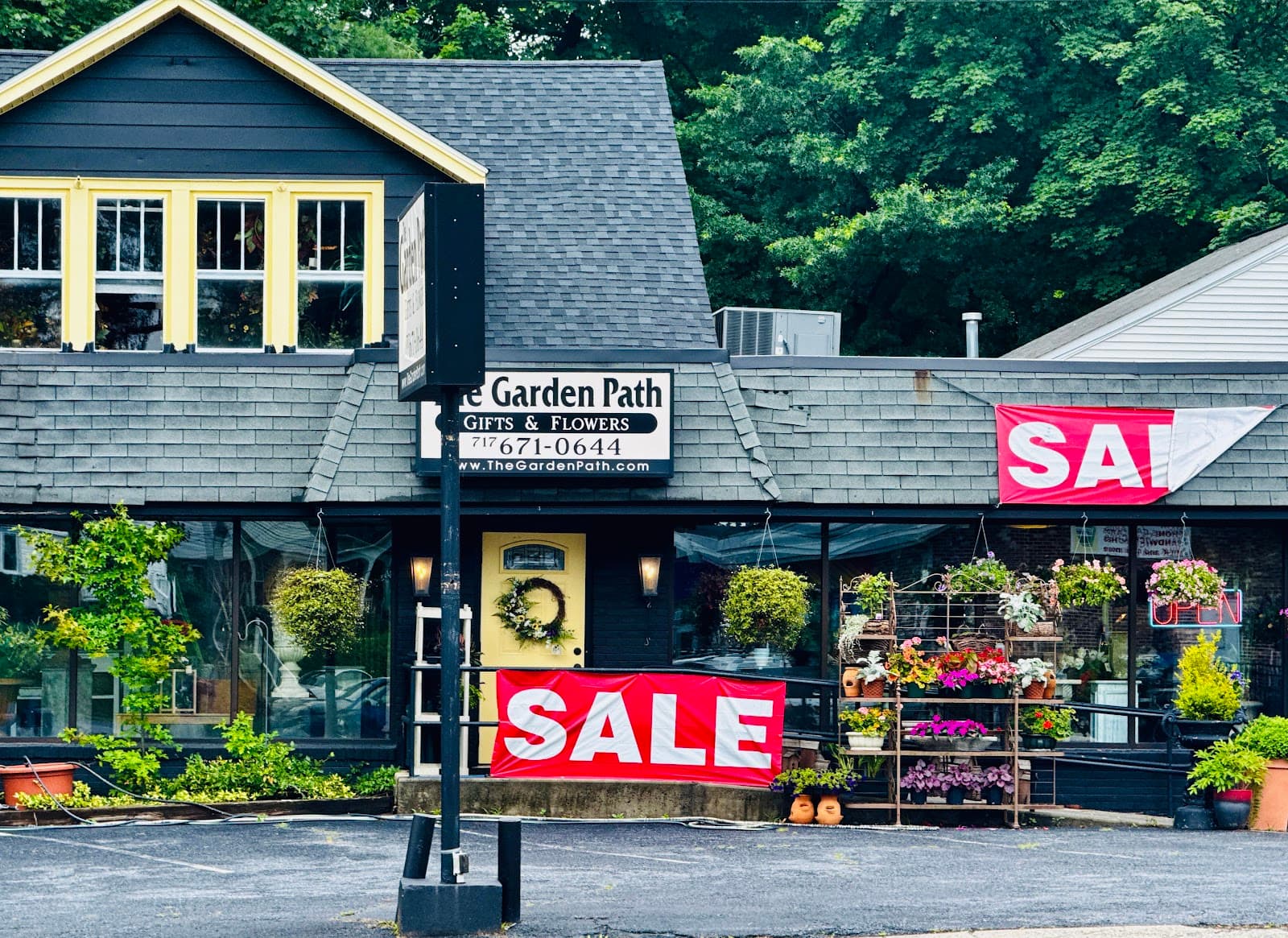 The Garden Path Gifts and Flowers - Image 1