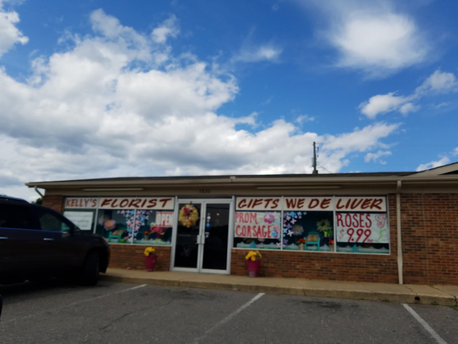 Kelly's Florist - Image 1