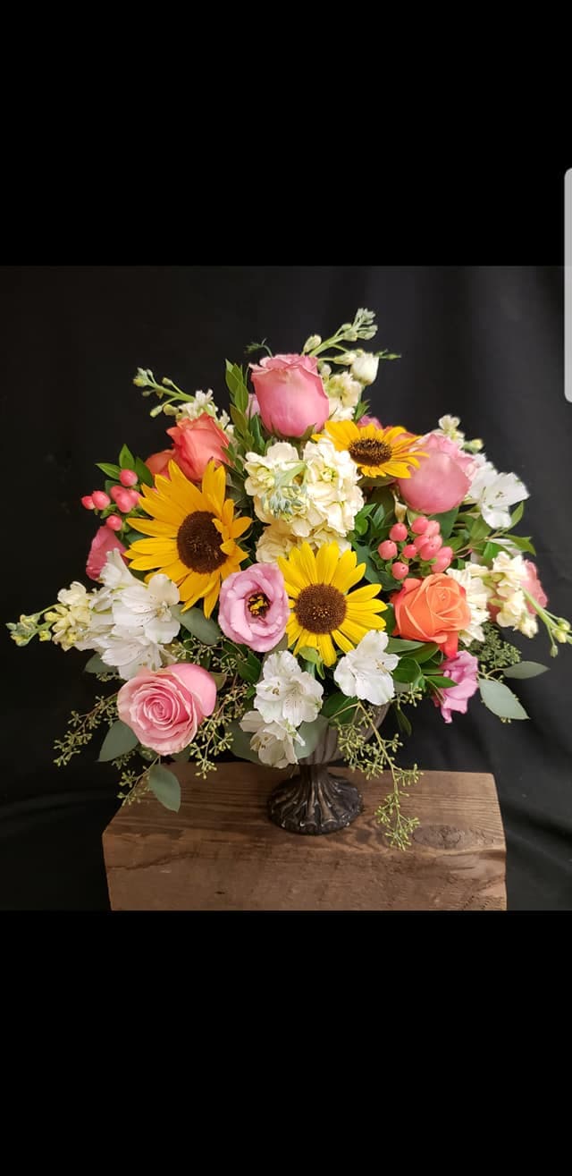 Emporia Floral Co Inc - Image 1