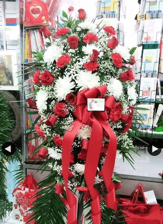 Betty's Flowers & Variety - Image 1